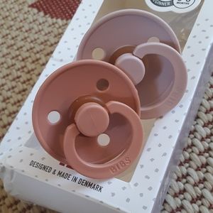 2 BIBS pacifier *NEW* from Mushie